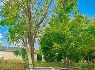 462 Prairie Ave, Providence, RI 02905
