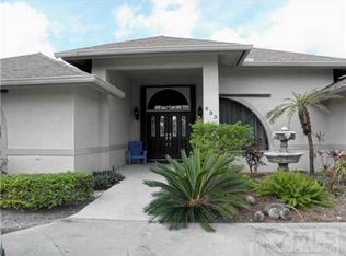 833 Whippoorwill Row, West Palm Beach, FL 33411