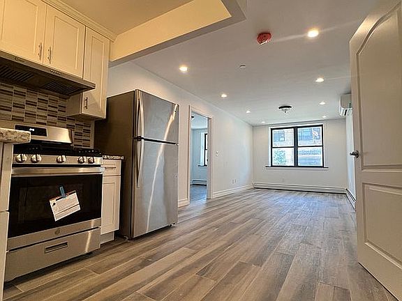 3rd image of 1307 E 84th St #1C