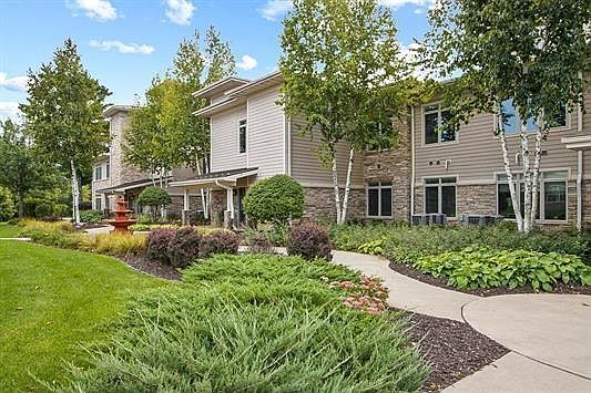 2nd image of 650 E Hiawatha Dr #312