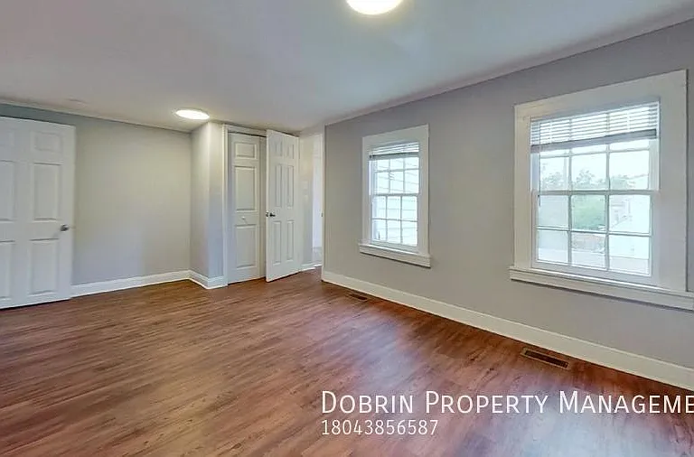 504 S Laurel St — Photo 12