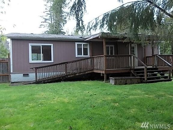 3rd image of 610 E Lakeshore Dr E
