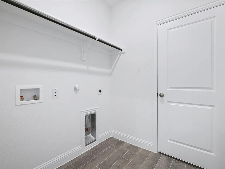 517 Amenduni Ln — Photo 30