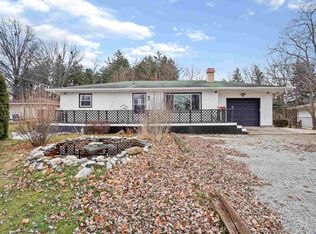 7522 Sunny Ln, Fort Wayne, IN 46835