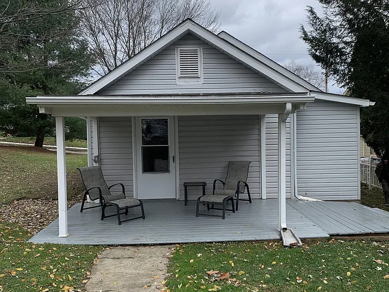 432 Lincoln Ave — Photo 2
