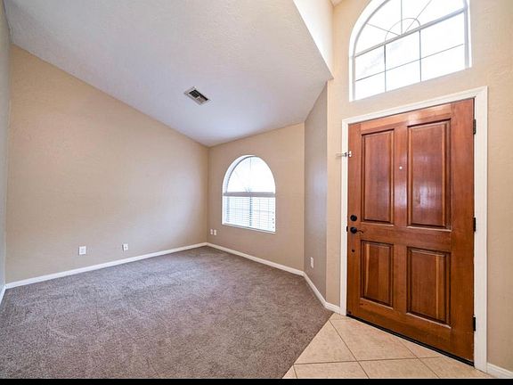 3rd image of 914 E San Remo Ave