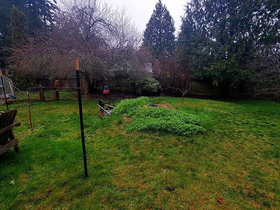 5th image of 2388 NE Windsor Ct