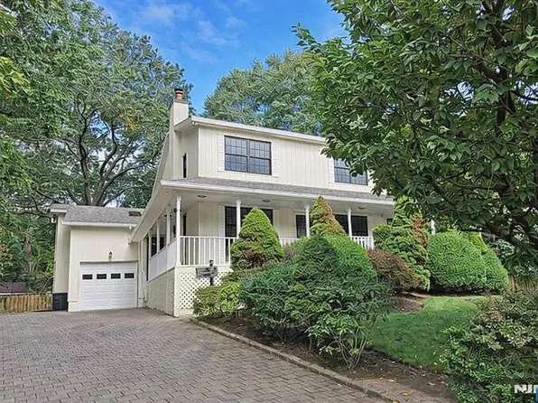 127 Hillside Ave, Cresskill, NJ 07626