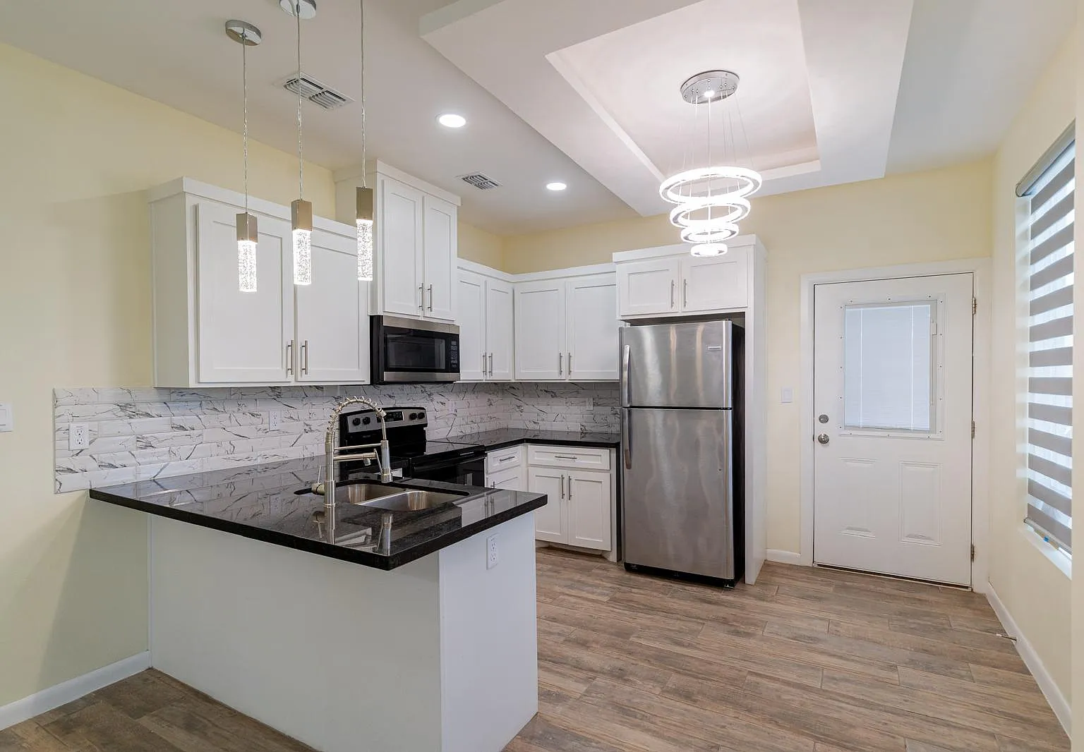 Apartments For Rent — Photo 4