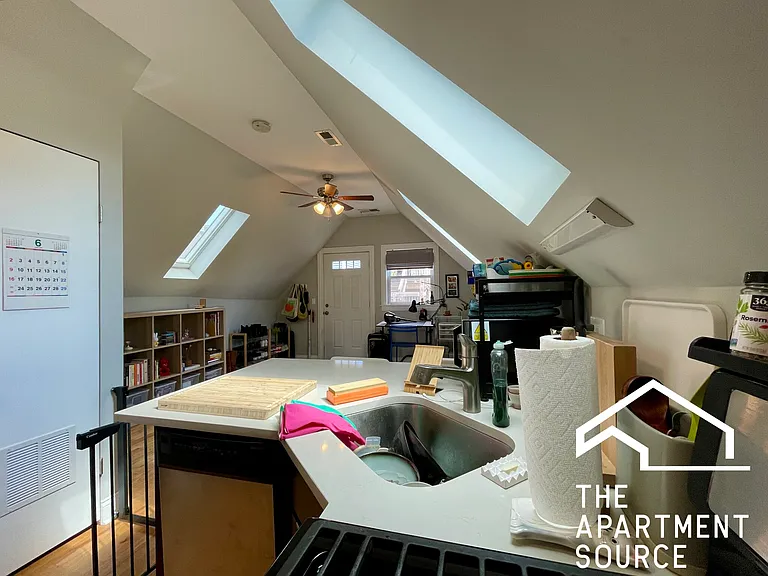 3611 W Wolfram St #2R — Photo 9