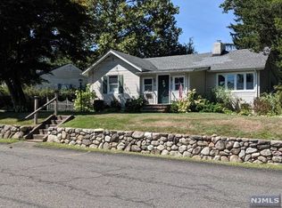 23 Dacotah Ave, Oakland, NJ 07436
