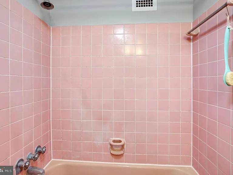 4201 Cathedral Ave NW #511E — Photo 19