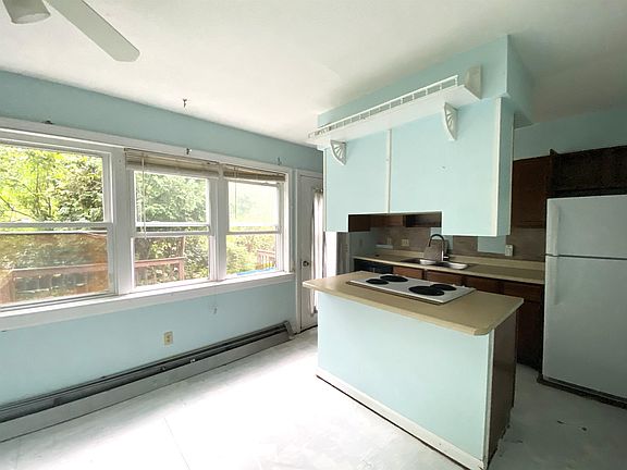 4th image of 3 Woodbridge Lane #3