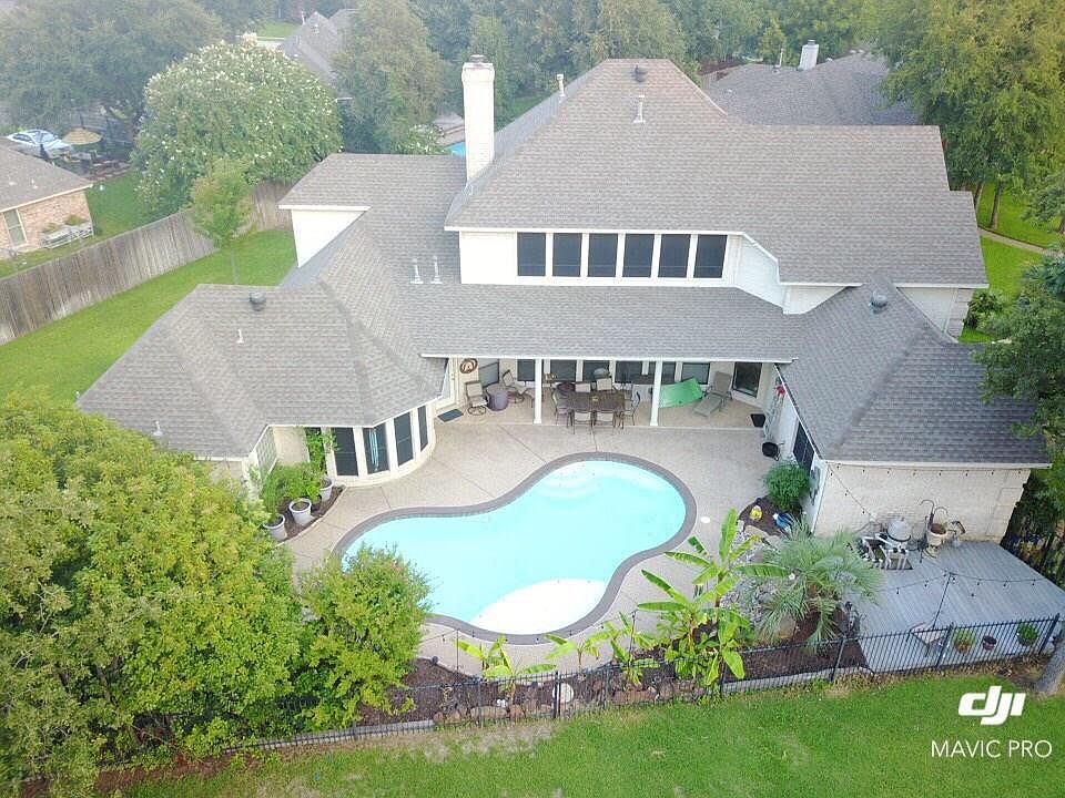 1st image of 1401 The Lakes Ct