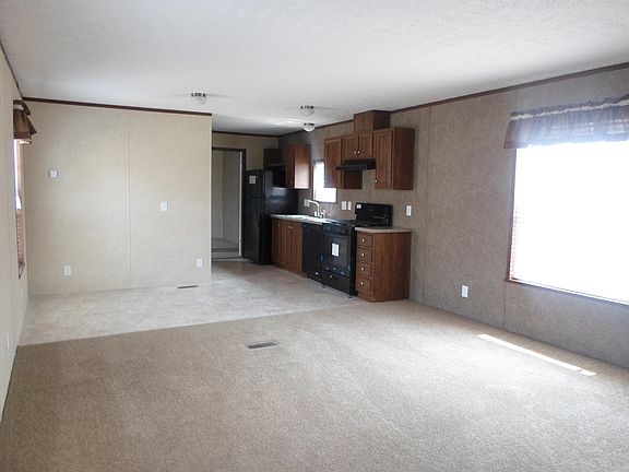 2nd image of 4142 Riverview Cir