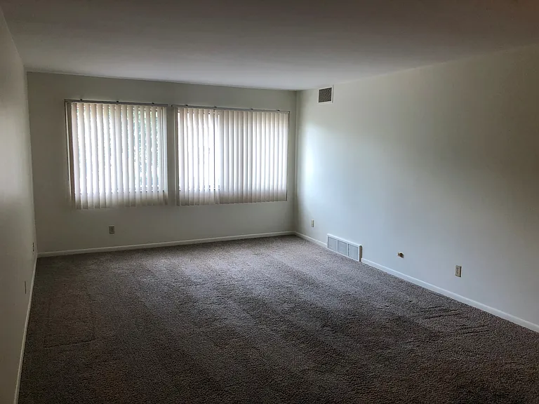 1100 Center Ave #206 — Photo 3