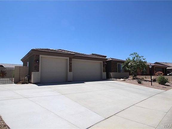 3rd image of 4821 E Blackhawk Dr