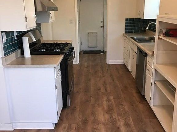 3rd image of 215 W Linden Ave