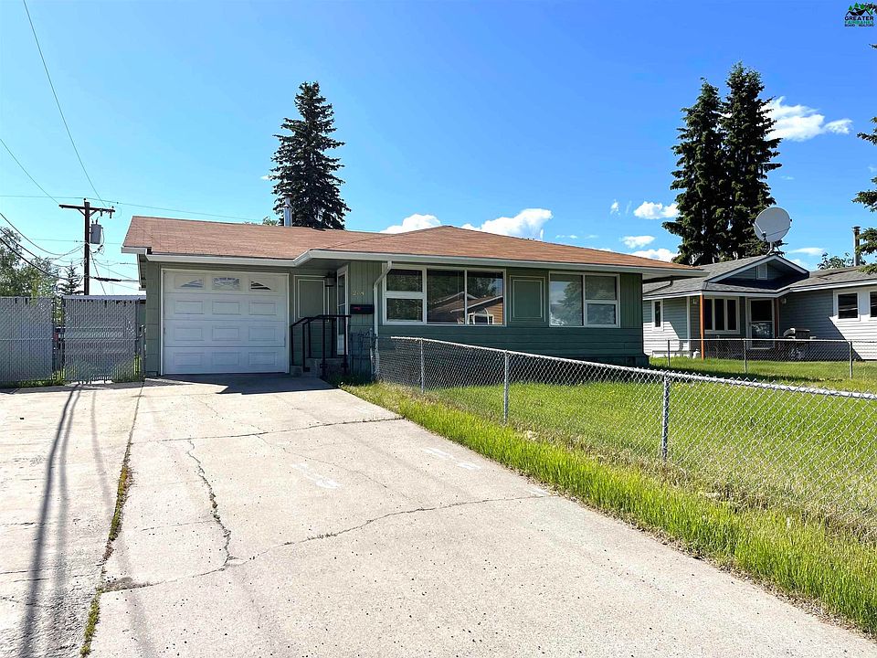 1st image of 264 Bentley Dr