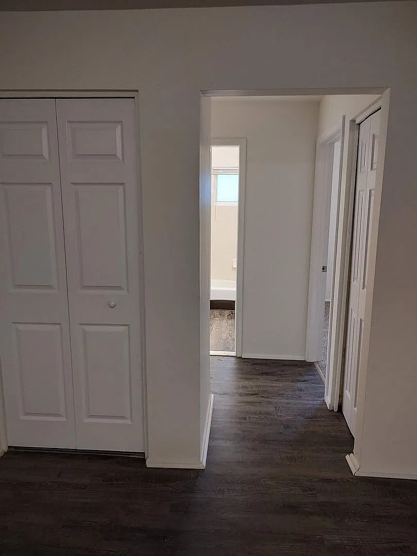 Parkview Manor Apartments — Photo 1