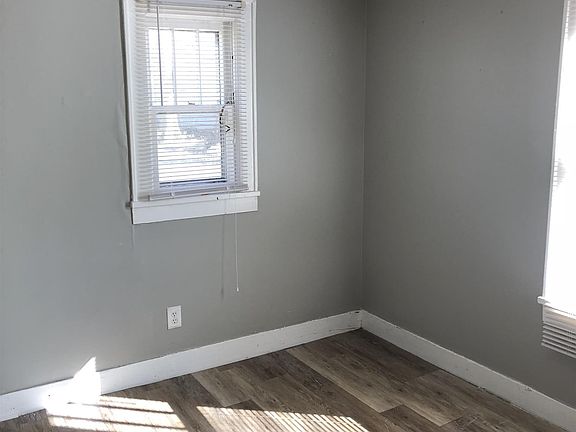 3rd image of 236 Park Ave