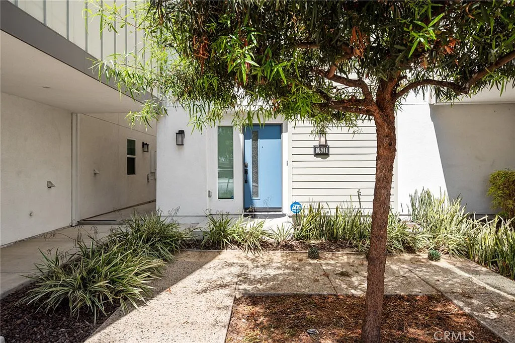 3 bed, 2.5 bath, 1771 sqft, $4,500 — Photo 4