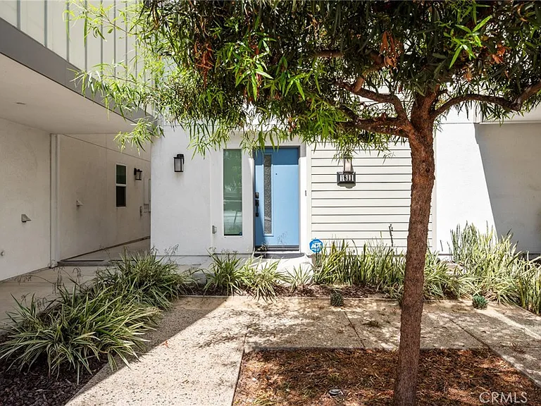 1811 S Mesa St — Photo 4