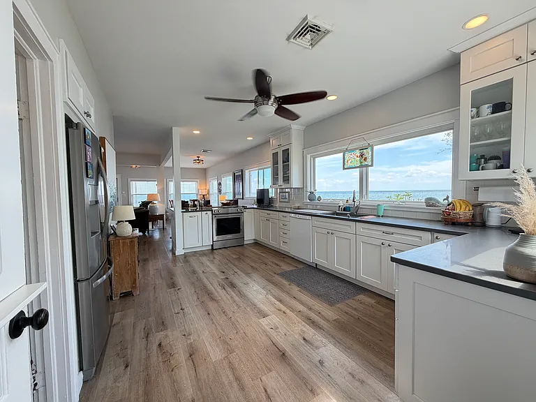 6598 Long Beach Dr — Photo 5