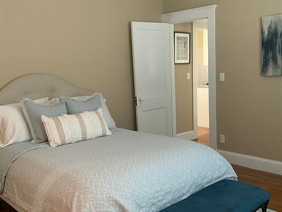 3rd image of 81 Knoll St #1