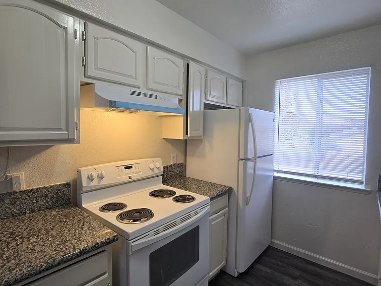 1140 N 8th St #203 — Photo 5