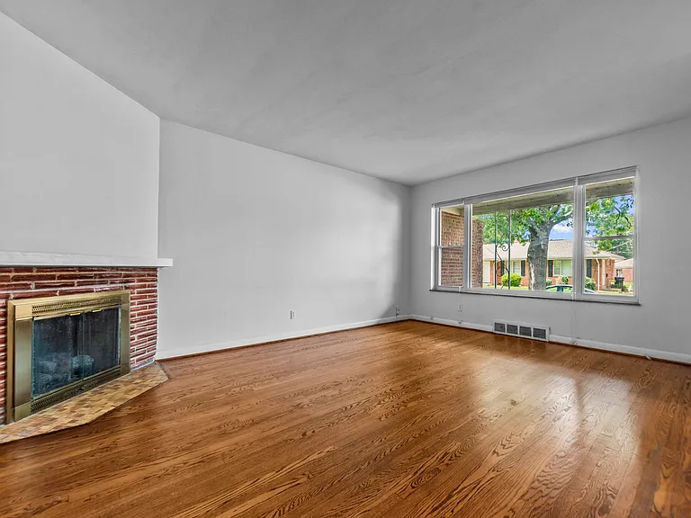 7000 Clifton Ave — Photo 10