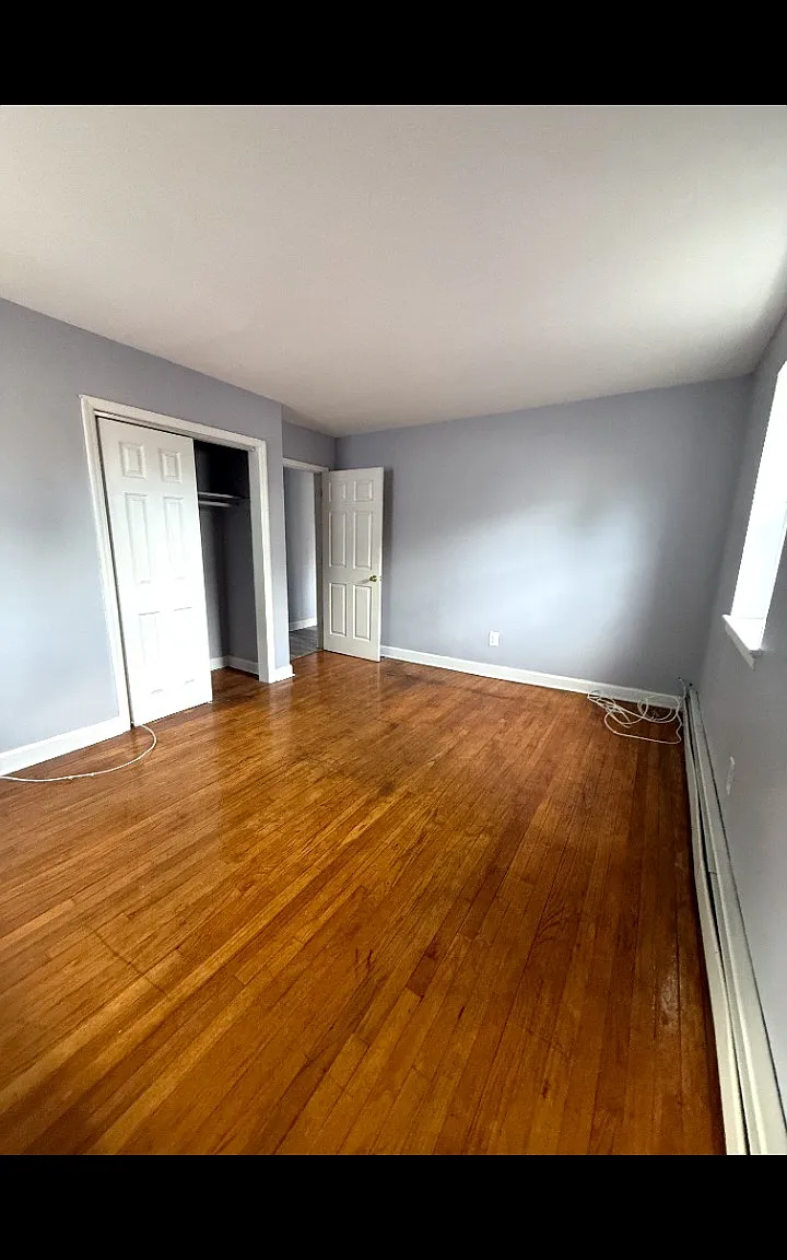 321 Sanford Ave — Photo 2