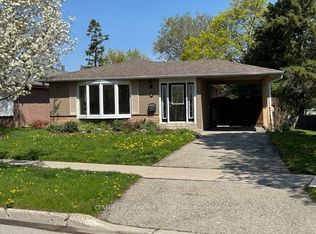 8 Devins Dr, Aurora, ON