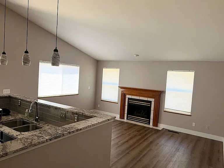 1210 Creekwood Ct — Photo 3