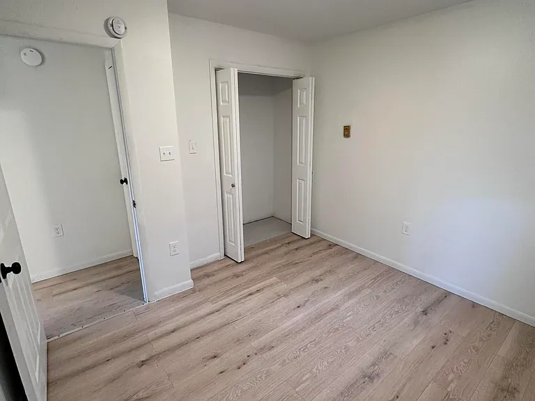 1215 Lori Ln — Photo 4