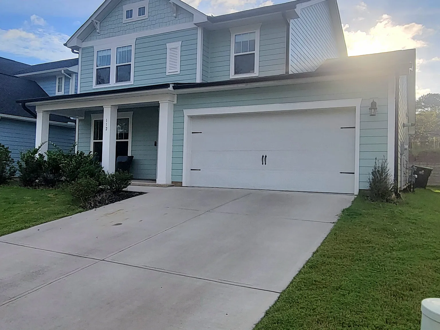 112 Roundview Ct — Photo 2