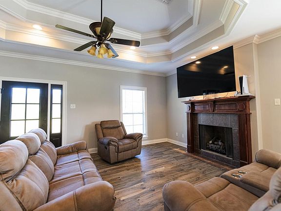 2nd image of 4496 Country Dr