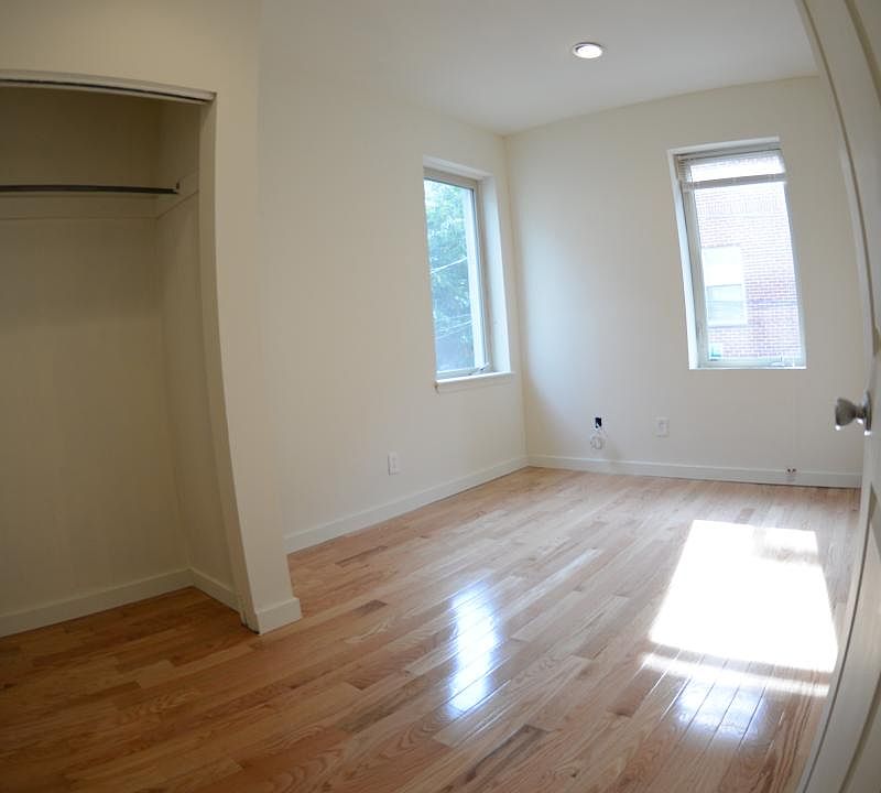 1st image of 1520 Bainbridge St #C