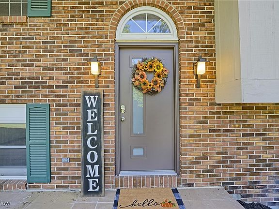 2nd image of 5290 Hampton Ct
