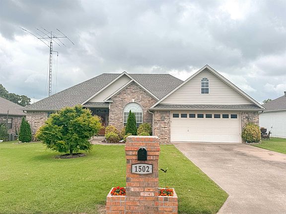 5th image of 1502 Lauren Dr
