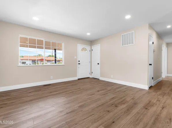 1585 Greenbrae Dr, Sparks, NV 89431