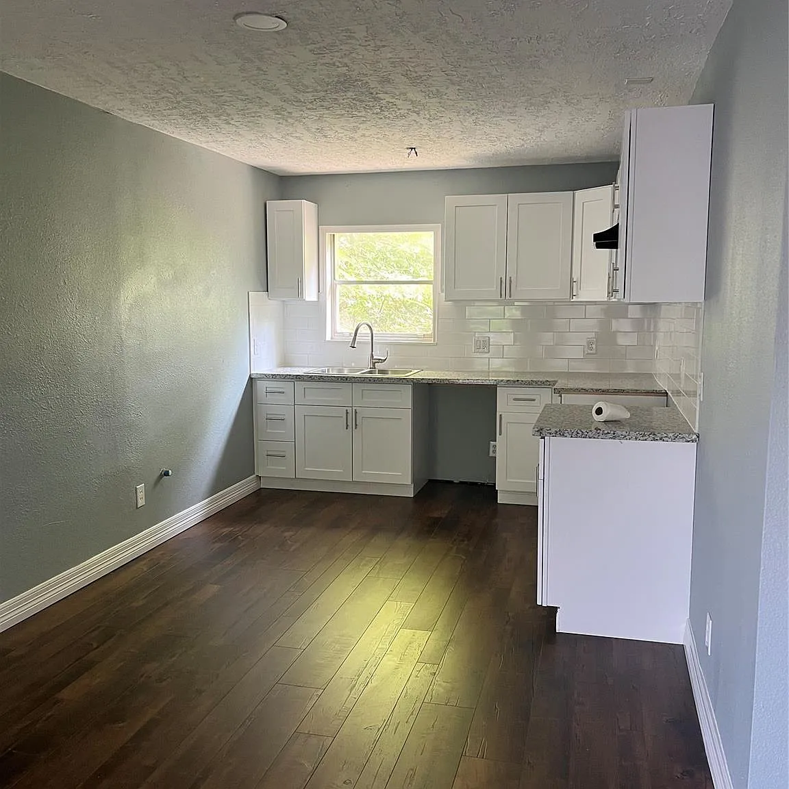 2 bed, 1.0 bath, 619 sqft, $1,500 — Photo 2