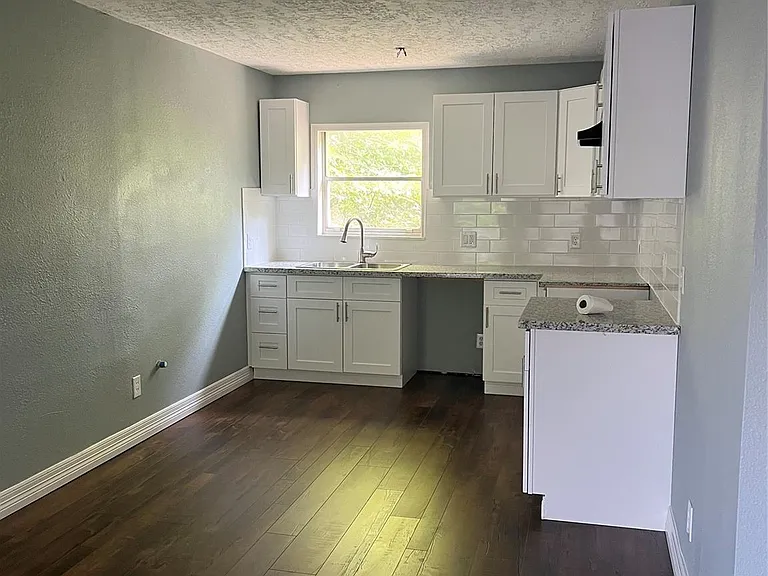 5911 Grace Ln #3 — Photo 2