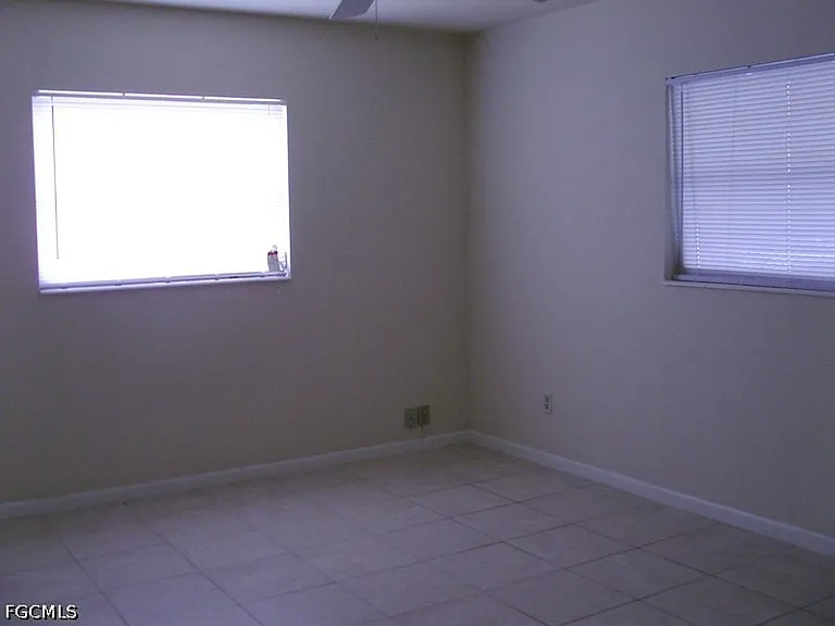217 Jayview Ave — Photo 5