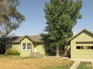 90 6th St SW, Beach, ND 58621