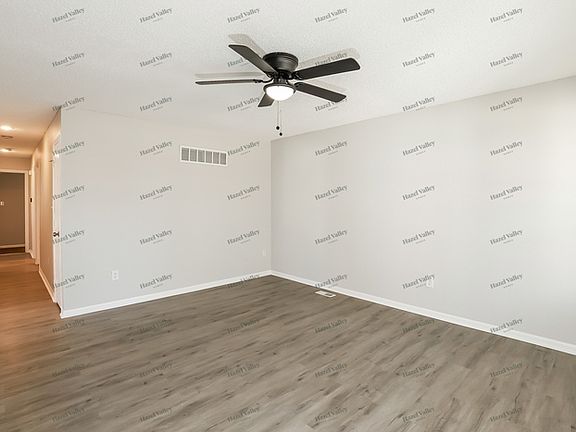 4th image of 3225 Spruce Ave
