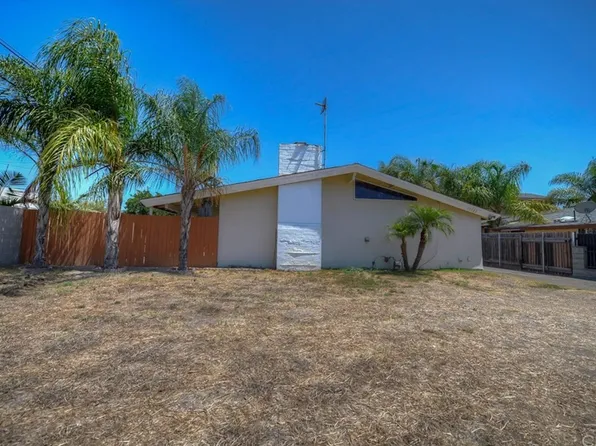 10582 Hedlund Dr, Anaheim, CA 92804