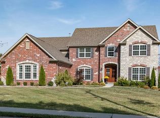 12741 Mason Manor Rd, Creve Coeur, MO 63141