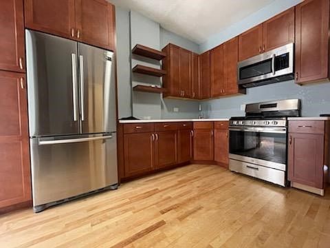 1st image of 1958 N Damen Ave APT 2