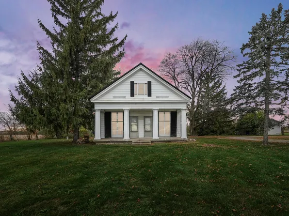 7979 State Route 38 NE, Bloomingburg, OH 43106